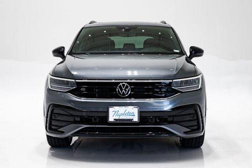 Platinum Gray Metallic 2023 Volkswagen Tiguan 2.0T SE R-Line Black