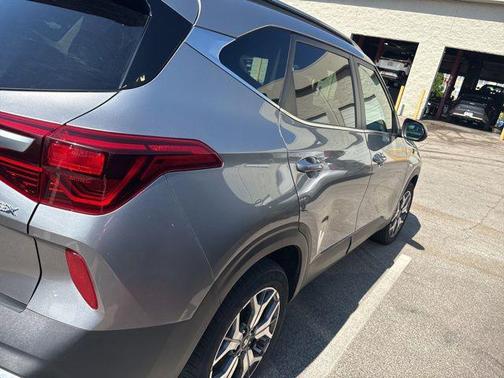 Steel Gray 2021 Kia Seltos EX