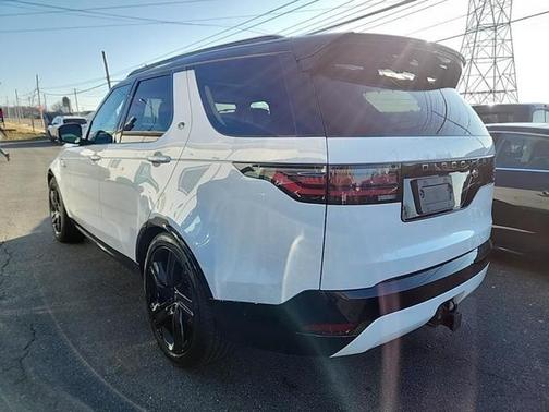 2023 Land Rover Discovery P300 S R-Dynamic