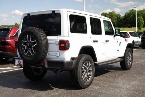 2025 Jeep Wrangler 4-Door Sahara 4x4