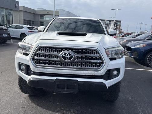 2017 Toyota Tacoma Base
