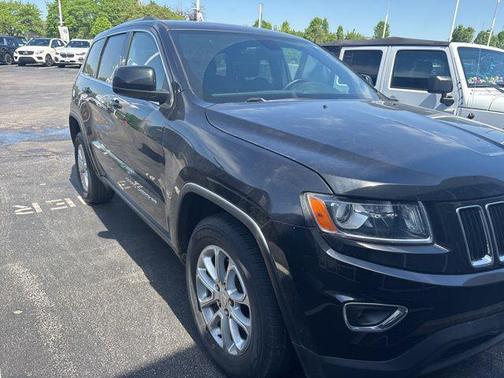 Brilliant Black Crystal Pearlcoat 2015 Jeep Grand Cherokee Laredo