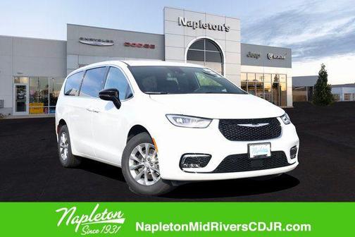 Bright White Clearcoat 2026 Chrysler Pacifica L
