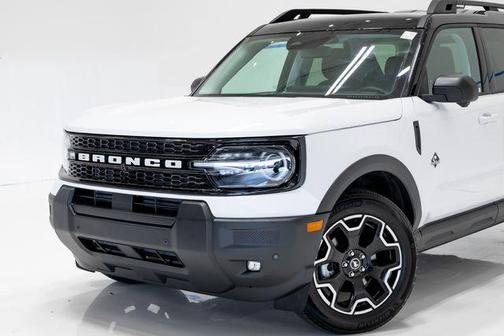 Oxford White 2025 Ford Bronco Sport Outer Banks
