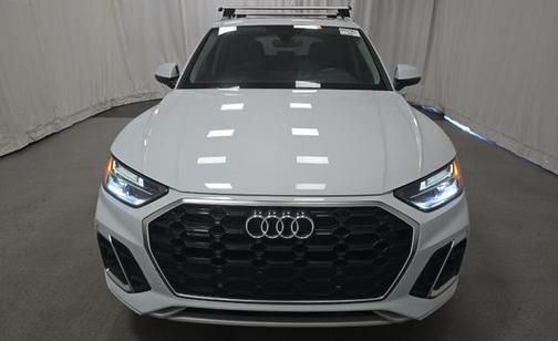 Glacier White Metallic 2023 Audi Q5 45 S line Premium