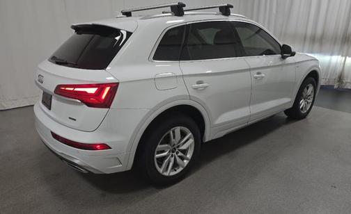 Glacier White Metallic 2023 Audi Q5 45 S line Premium