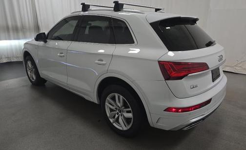 Glacier White Metallic 2023 Audi Q5 45 S line Premium
