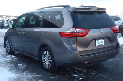 2020 Toyota Sienna XLE Premium
