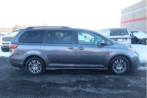 2020 Toyota Sienna XLE Premium