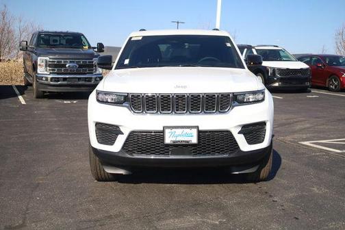2026 Jeep Grand Cherokee Laredo