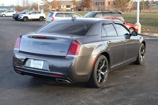 2022 Chrysler 300 Touring