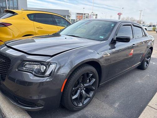 2022 Chrysler 300 Touring
