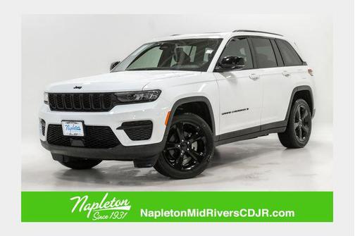 Bright White Clearcoat 2023 Jeep Grand Cherokee Altitude