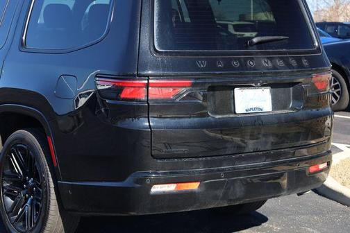 2022 Jeep Wagoneer Series I Obsidian 4x4