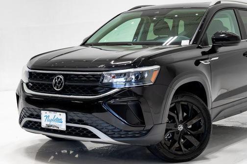 Deep Black 2023 Volkswagen Taos 1.5T SE