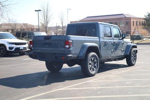 2026 Jeep Gladiator Sahara 4x4