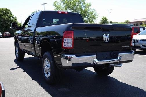 2024 RAM 2500 Tradesman Crew Cab 4x4 6'4' Box