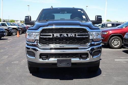 2024 RAM 2500 Tradesman Crew Cab 4x4 6'4' Box