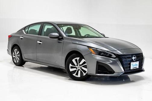 Gun Metallic 2023 Nissan Altima S FWD