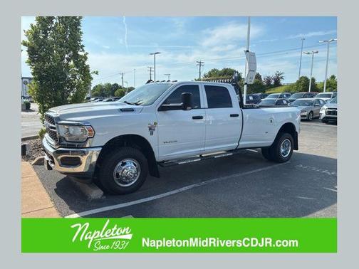 Bright White Clearcoat 2021 RAM 3500 Tradesman Crew Cab 4x4 8' Box
