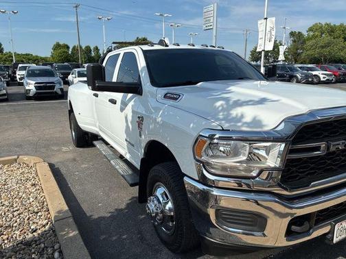 Bright White Clearcoat 2021 RAM 3500 Tradesman Crew Cab 4x4 8' Box