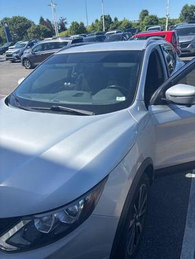 Brilliant Silver 2017 Nissan Rogue Sport SL
