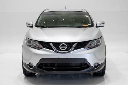 Brilliant Silver 2017 Nissan Rogue Sport SL