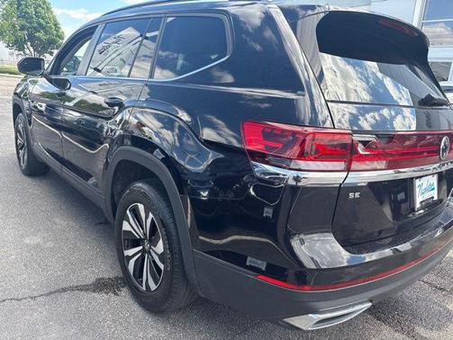 Deep Black 2024 Volkswagen Atlas 2.0T SE