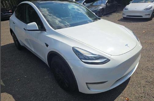 Pearl White Multi-Coat 2023 Tesla Model Y Long Range Dual Motor All-Wheel Drive