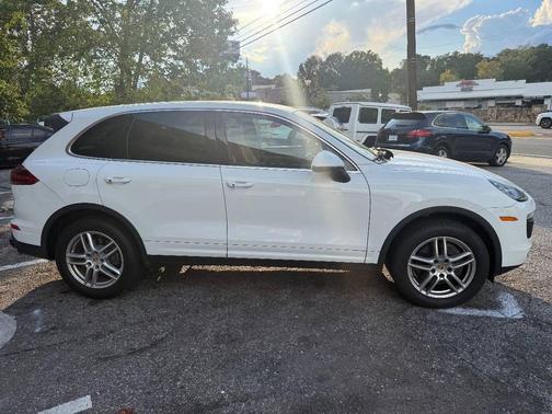 Carrara White Metallic 2016 Porsche Cayenne Cayenne