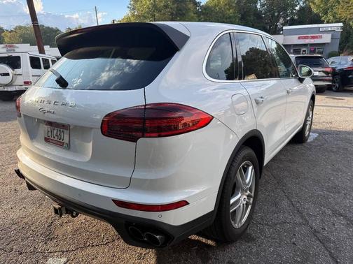 Carrara White Metallic 2016 Porsche Cayenne Cayenne