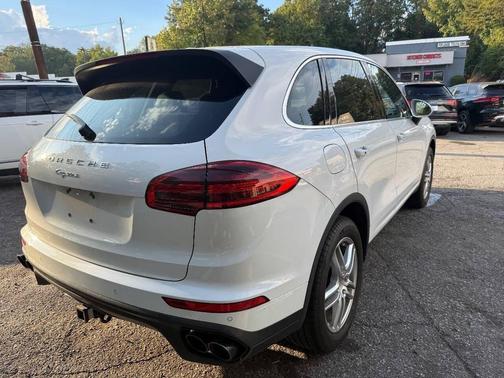 Carrara White Metallic 2016 Porsche Cayenne Cayenne