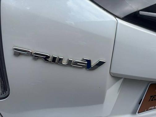 Blizzard Pearl 2012 Toyota Prius v Two