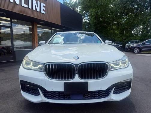 White 2017 BMW 750 i xDrive