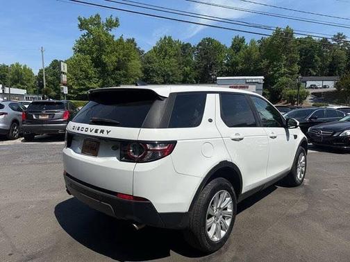White 2017 Land Rover Discovery Sport SE