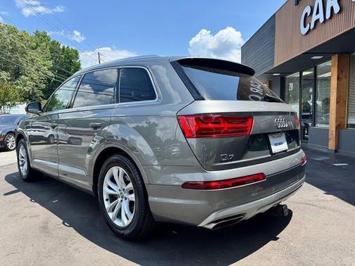 Graphite Gray Metallic 2017 Audi Q7 3.0T Premium