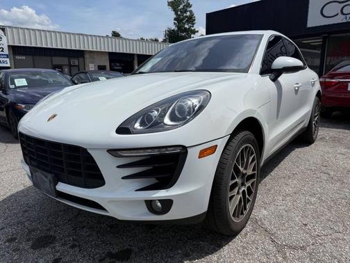 Agate Gray Metallic 2015 Porsche Macan Macan S