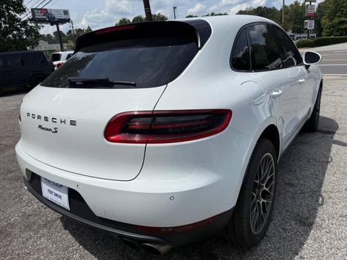 Agate Gray Metallic 2015 Porsche Macan Macan S