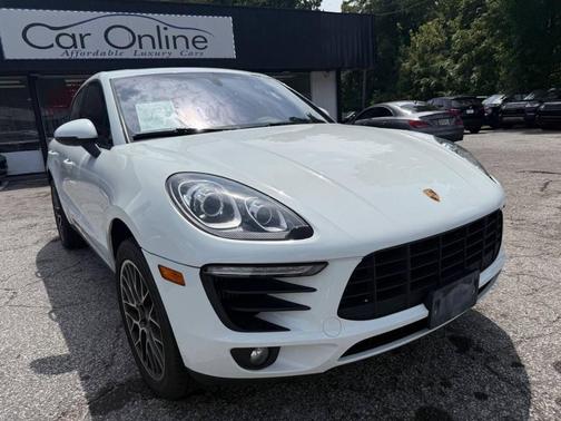 Agate Gray Metallic 2015 Porsche Macan Macan S