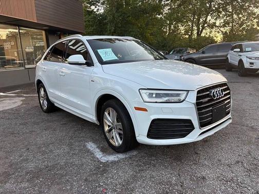 Cortina White 2018 Audi Q3 2.0T Premium Plus