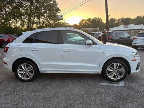 Cortina White 2018 Audi Q3 2.0T Premium Plus