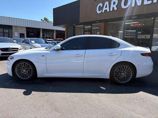 Alfa White 2018 Alfa Romeo Giulia Ti Lusso