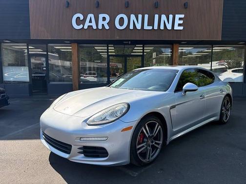 Rhodium Silver Metallic 2014 Porsche Panamera 4S