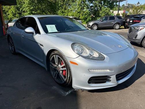 Rhodium Silver Metallic 2014 Porsche Panamera 4S