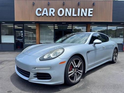 Rhodium Silver Metallic 2014 Porsche Panamera 4S