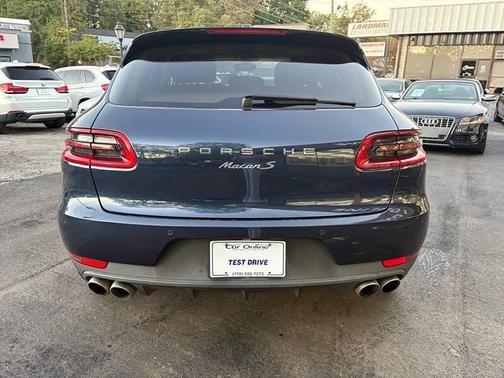 Dark Blue Metallic 2015 Porsche Macan Macan S