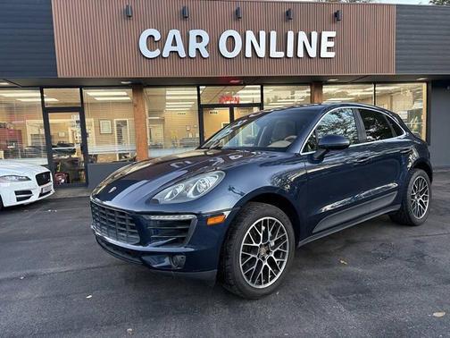 Dark Blue Metallic 2015 Porsche Macan Macan S