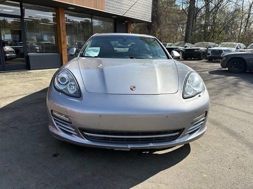 GT Silver Metallic 2011 Porsche Panamera 4