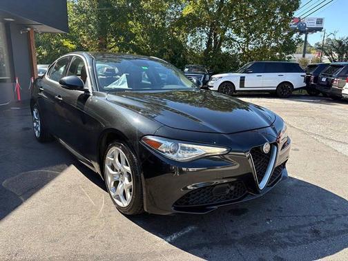 Vulcano Black Metallic 2018 Alfa Romeo Giulia Ti