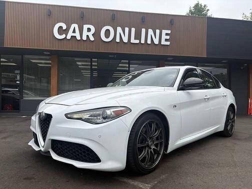 Alfa White 2017 Alfa Romeo Giulia Base